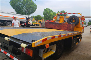 巴彦淖尔市附近拖车电话号码服务