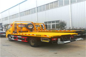 巴彦淖尔市附近拖车救援搭电